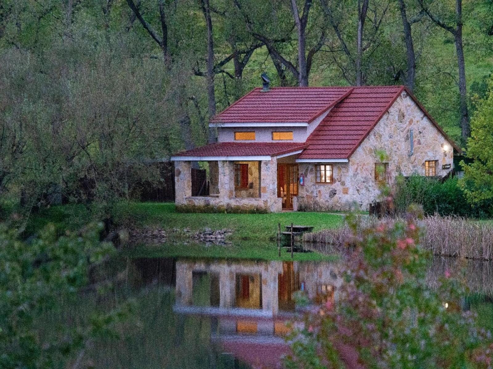 Lake Naverone Holiday Cottages Drakensberg Garden Buitenkant foto